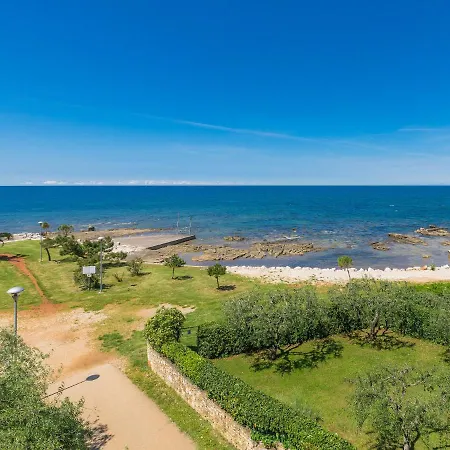 Mira-4 By Interhome 乌马格